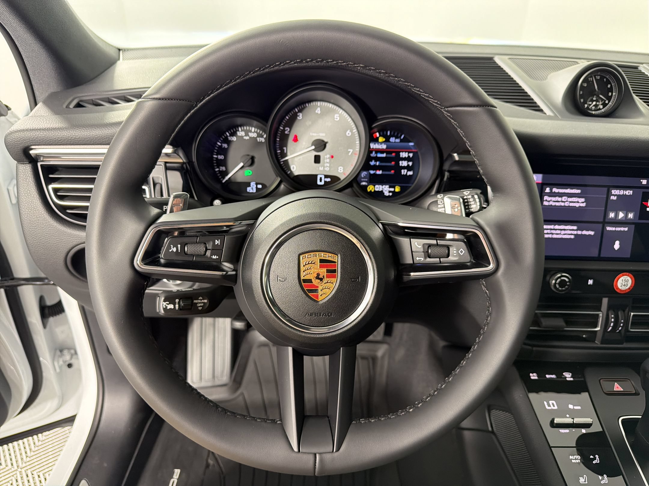 Used 2026 Porsche Macan S AWD/4WD image 18