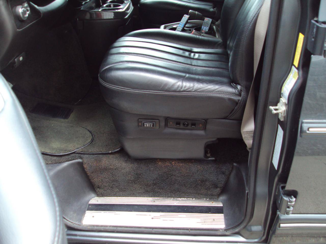 Used 2014 Chevrolet Express 1500 AWD image 27