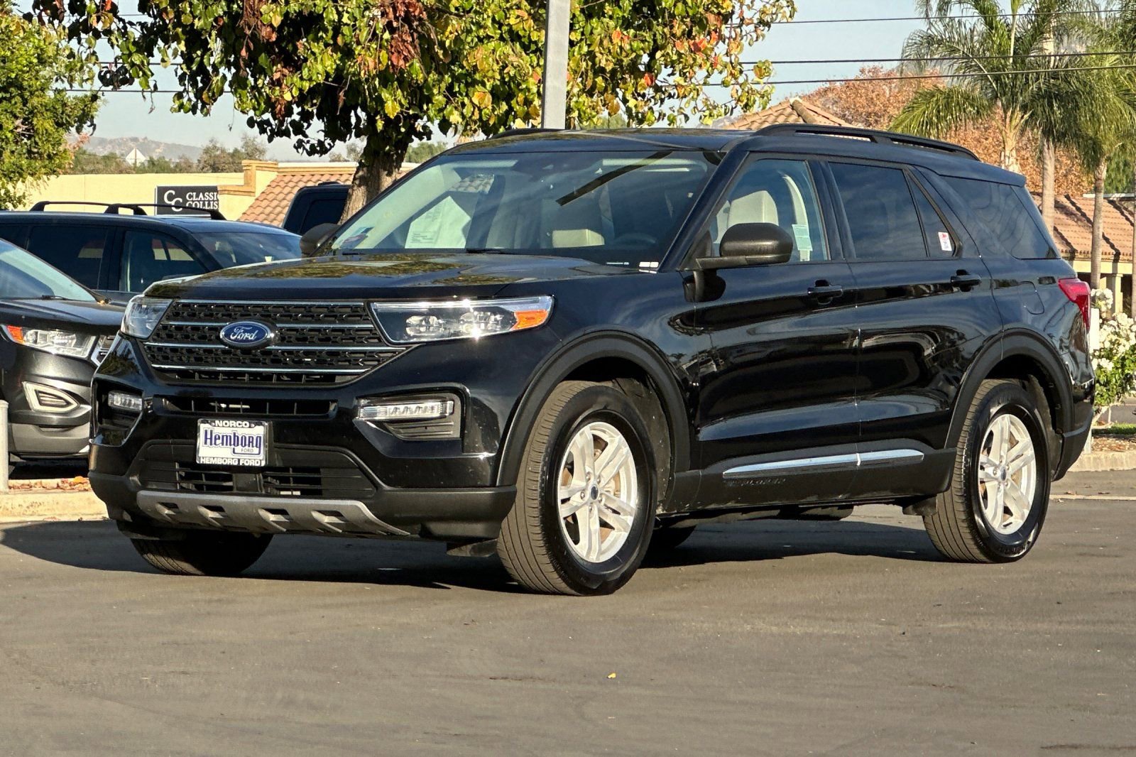 Used 2024 Ford Explorer XLT w/ Equipment Group 202A image 8