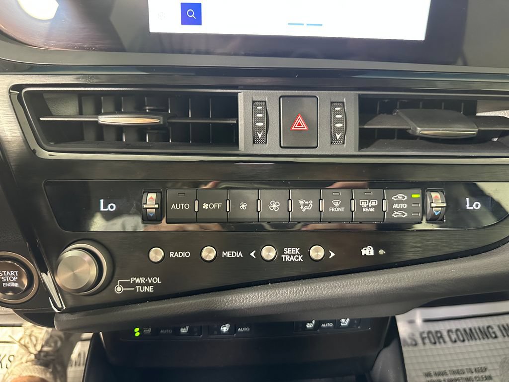 Used 2023 Lexus ES 250 w/ Premium Package AWD/4WD image 32