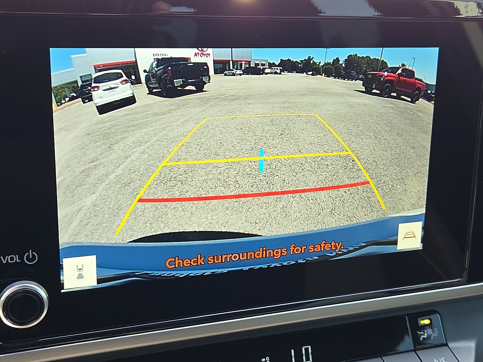 Used 2025 Toyota Camry SE w/ Convenience Package FWD image 18