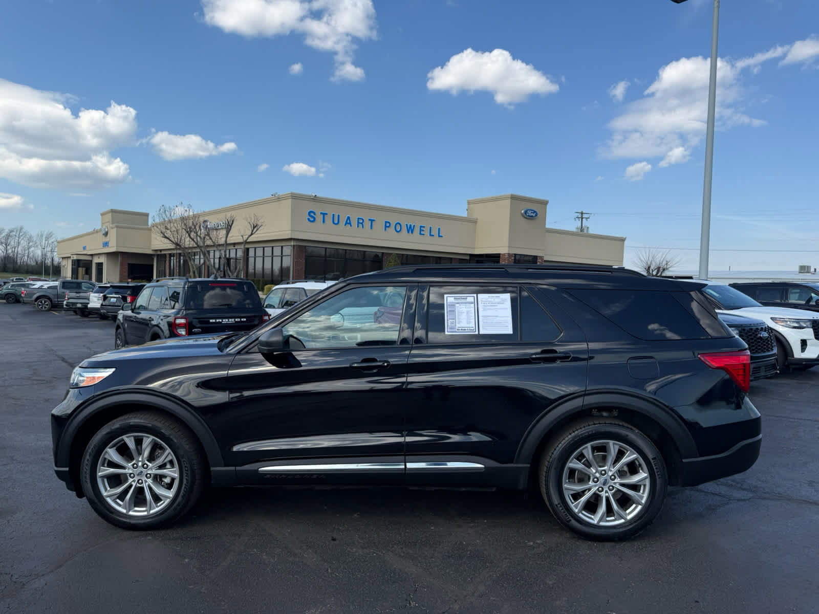 Used 2020 Ford Explorer XLT w/ Equipment Group 202A image 26