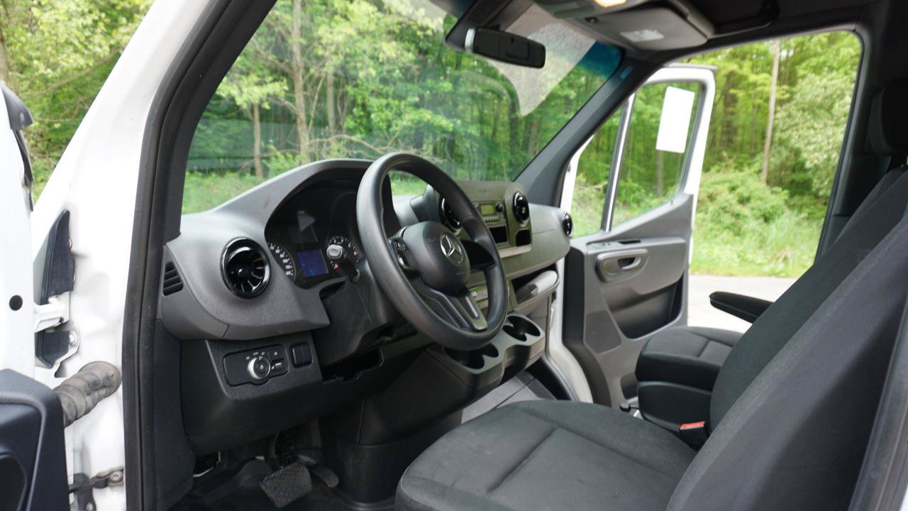 Used 2019 Mercedes-Benz Sprinter 1500 image 14