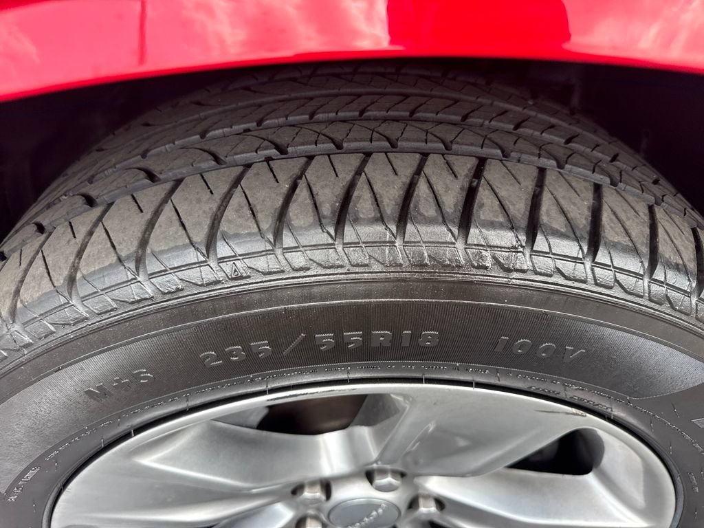 Used 2016 Dodge Challenger SXT RWD image 12