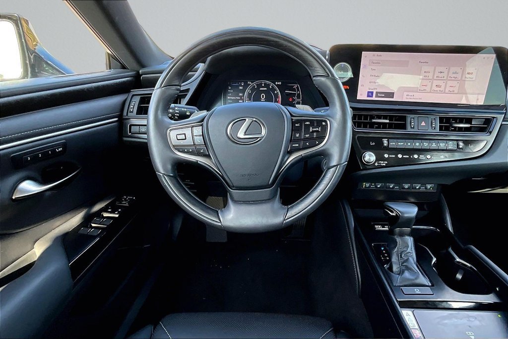 Used 2024 Lexus ES 350 w/ Technology Package FWD image 5