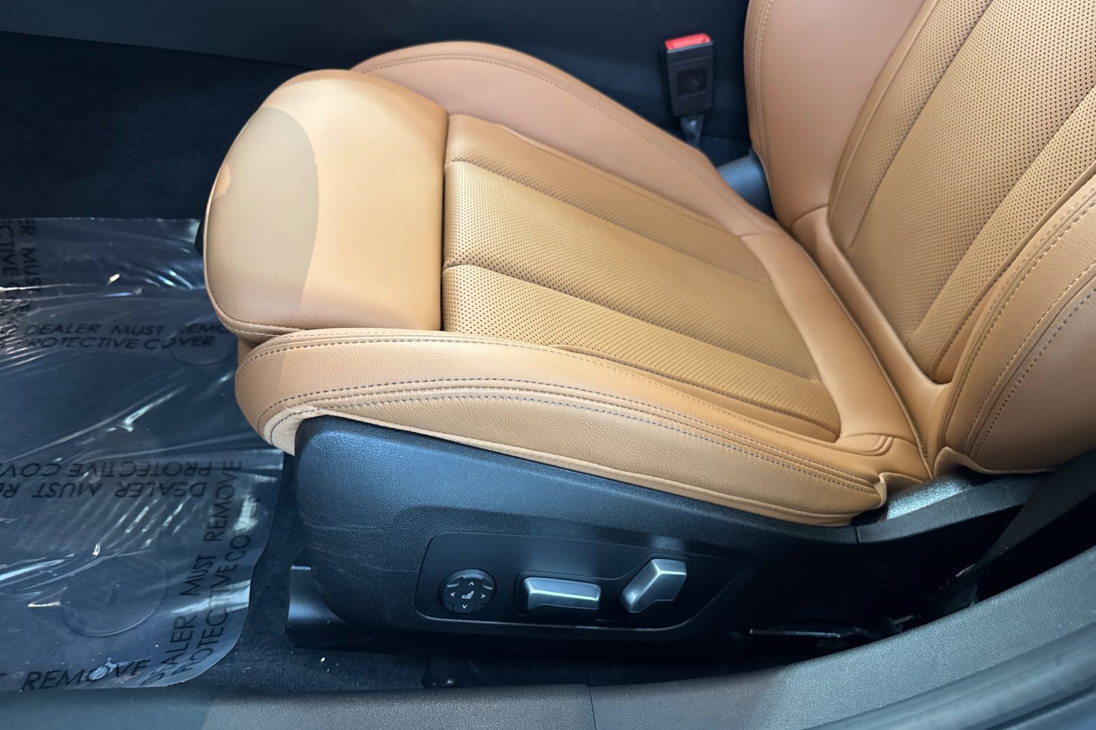 Used 2023 BMW 330i Sedan w/ Parking Assistance Package RWD image 14