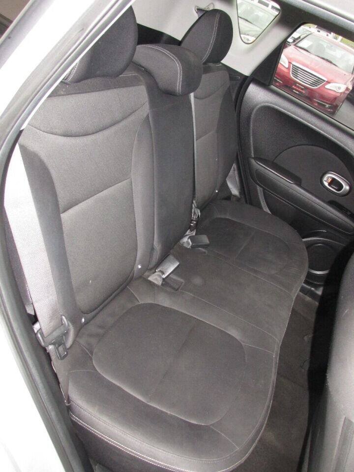 Used 2015 Kia Soul FWD image 22