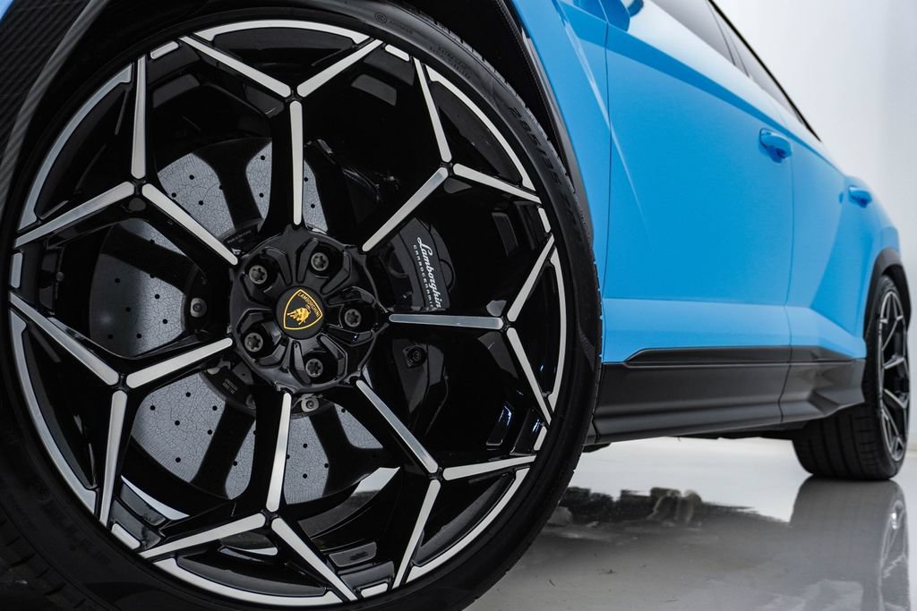 Used 2024 Lamborghini Urus Performante AWD/4WD image 5