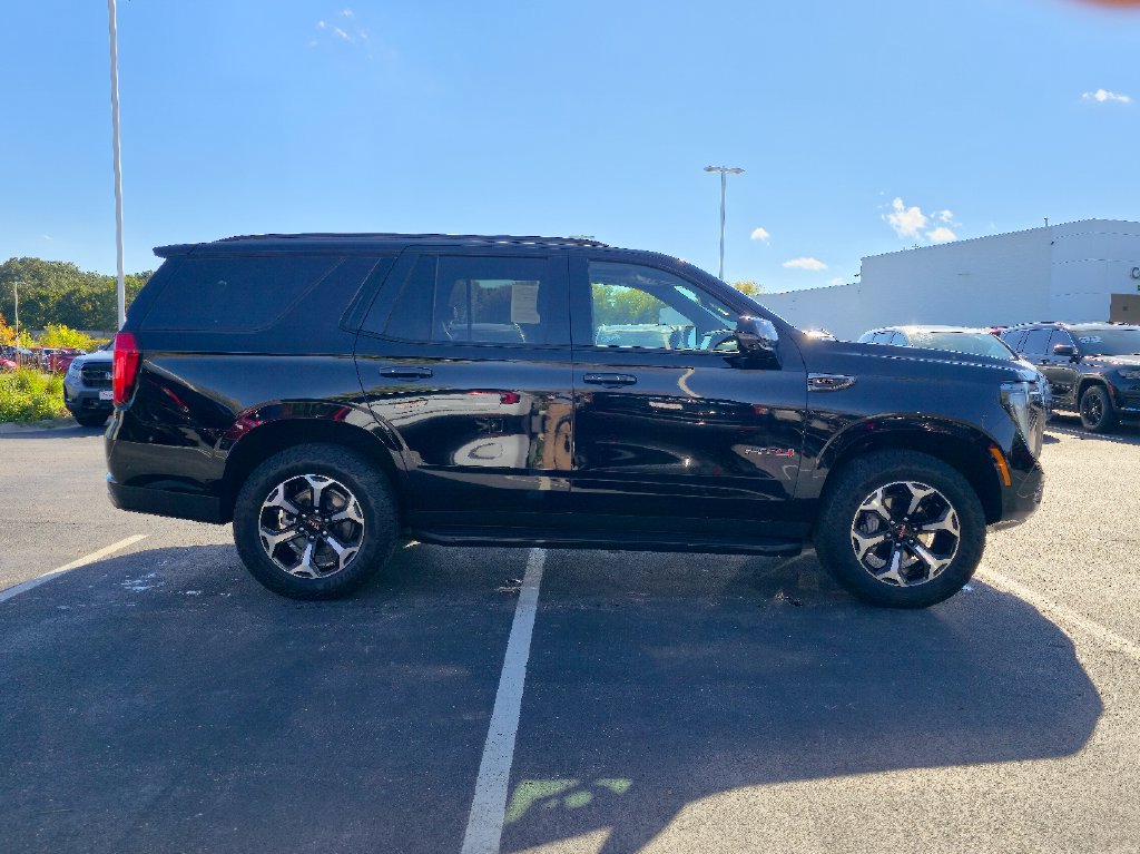 Certified 2025 GMC Yukon AT4 AWD/4WD image 7