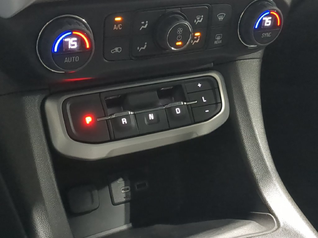 Used 2023 GMC Acadia SLT w/ LPO, Floor Liner Package AWD/4WD image 29