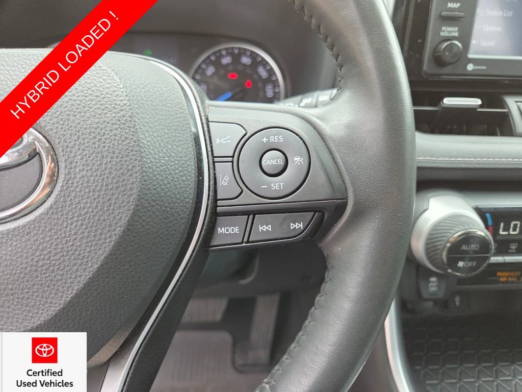 Used 2022 Toyota RAV4 XLE Premium AWD/4WD image 31