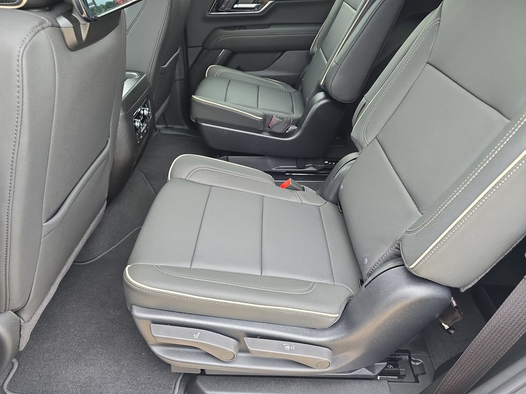 New 2026 GMC Yukon Elevation w/ Elevation Premium Package AWD/4WD image 15