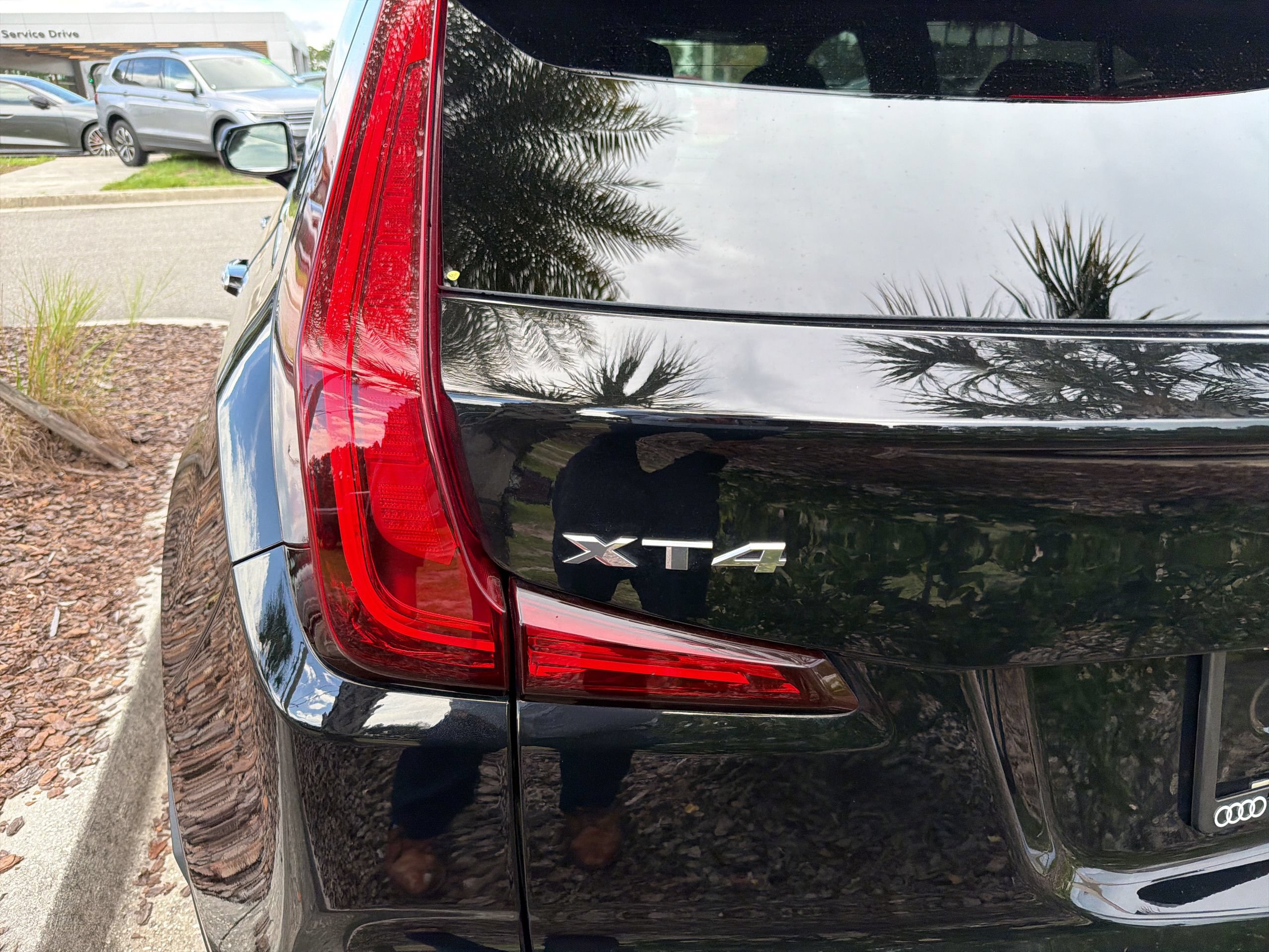 Used 2023 Cadillac XT4 Premium Luxury w/ Technology Package FWD image 14