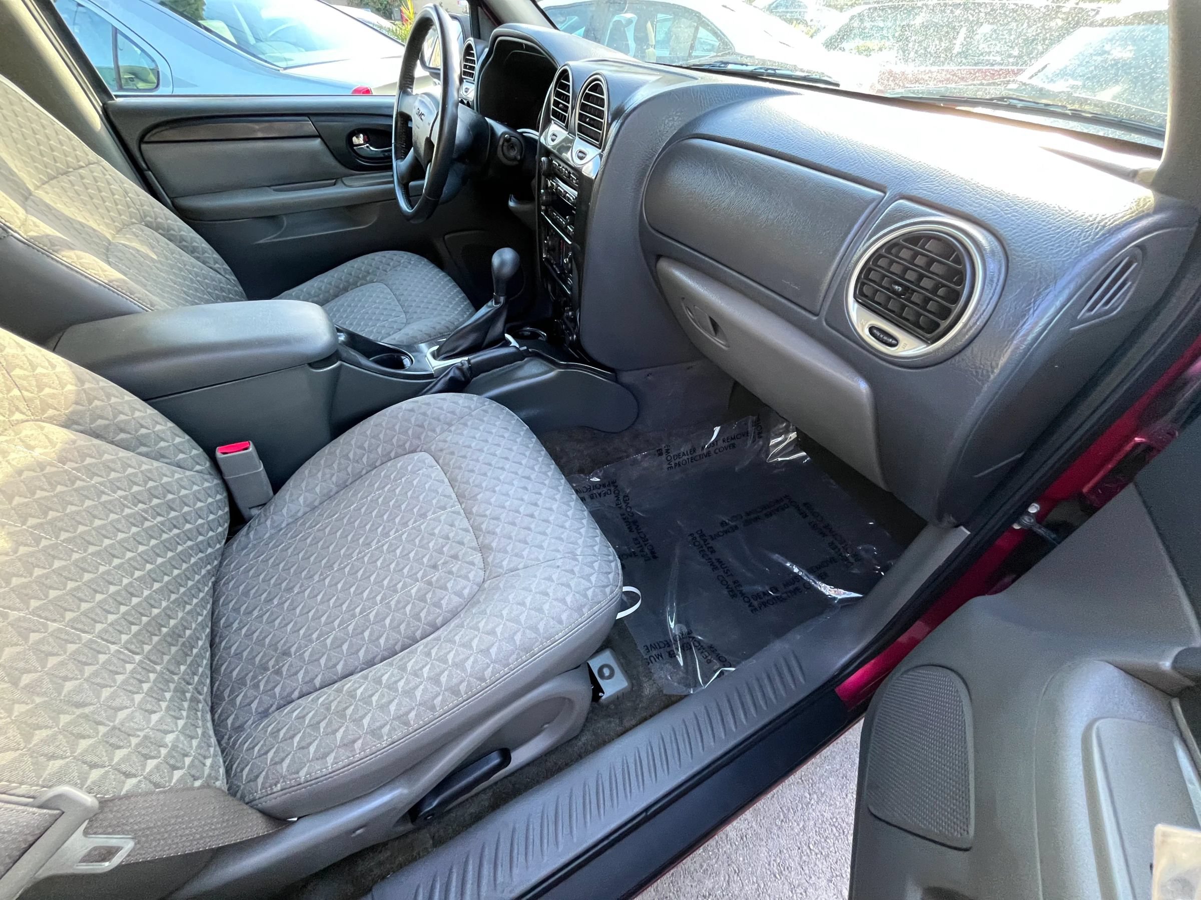 Used 2004 GMC Envoy XUV SLE w/ 1SB Preferred Equipment Group RWD image 14