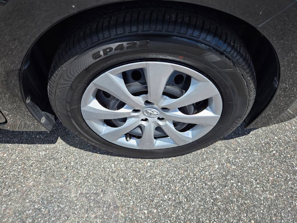 Used 2016 Toyota Corolla LE FWD image 11