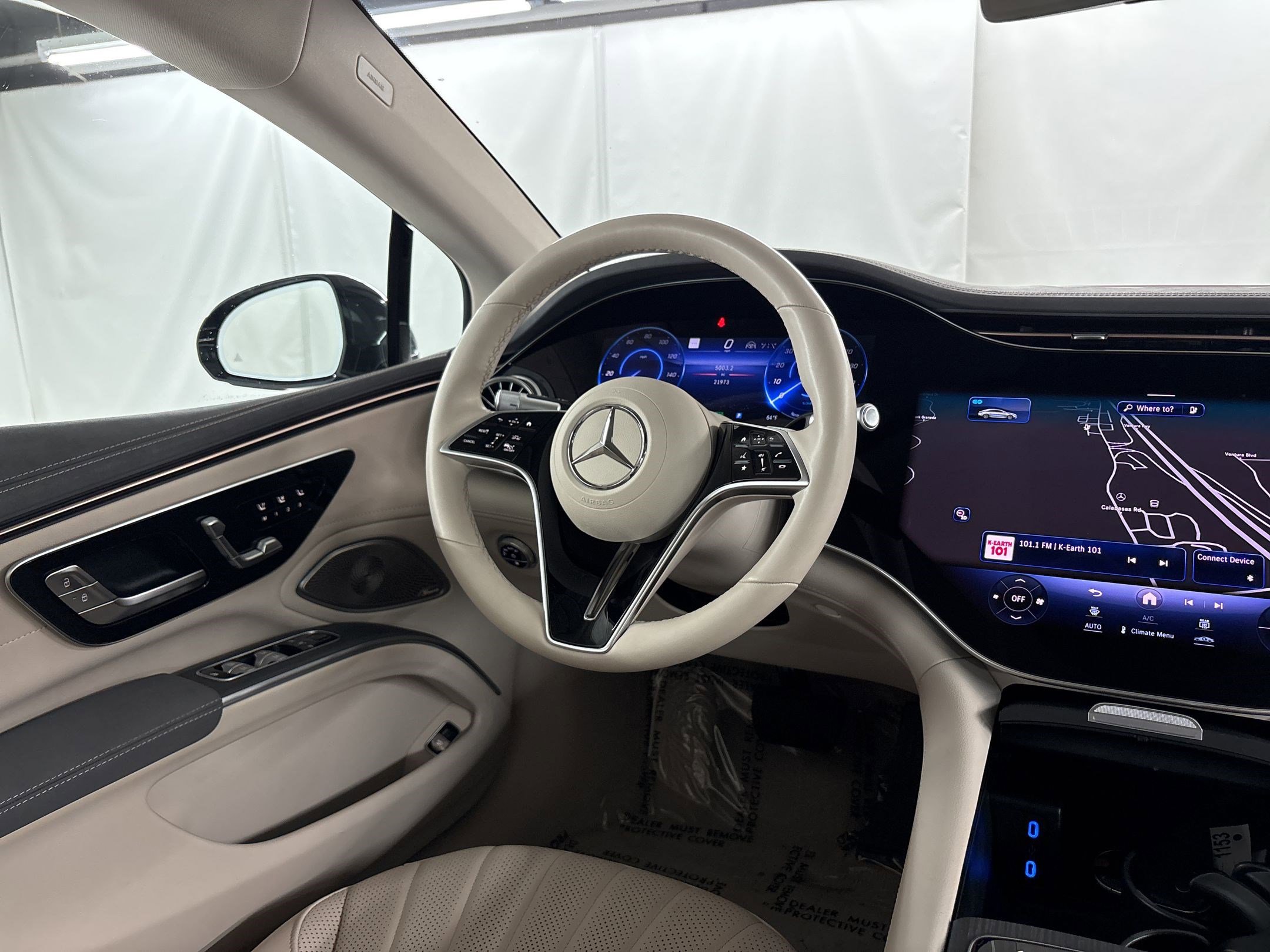 Certified 2022 Mercedes-Benz EQS 580 4MATIC Sedan image 28