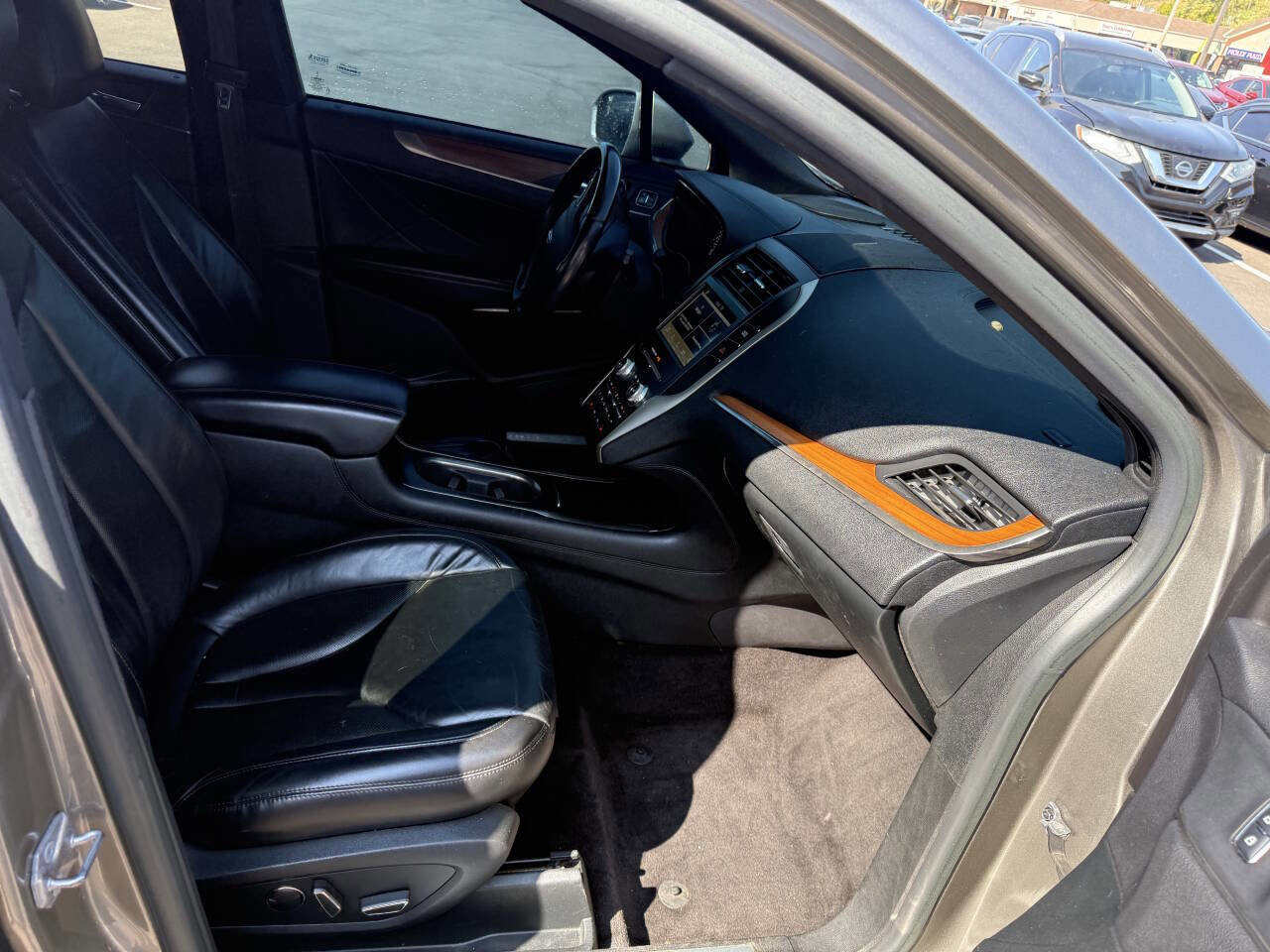 Used 2017 Lincoln MKC Select image 20