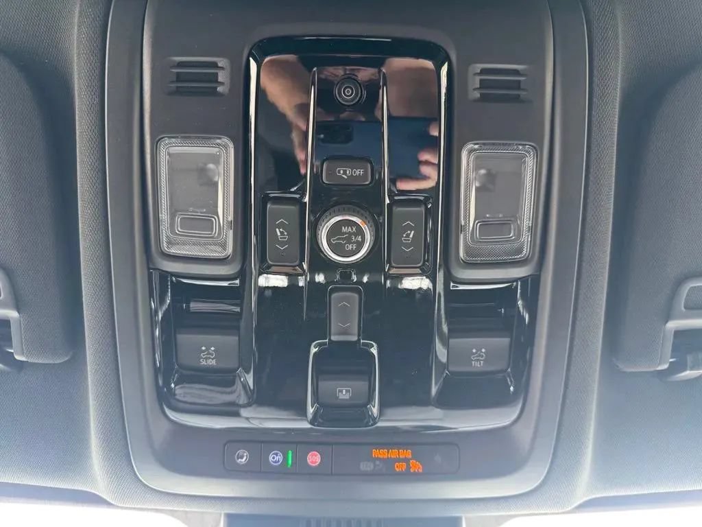 New 2026 GMC Yukon Elevation w/ Elevation Premium Package AWD/4WD image 34