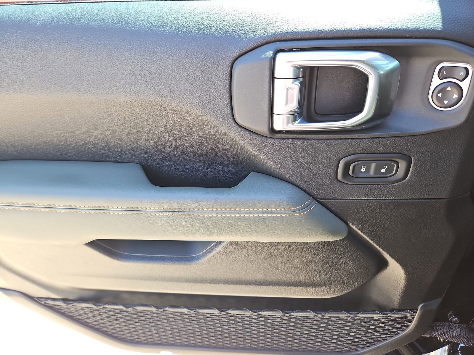 Used 2025 Jeep Gladiator Mojave image 22