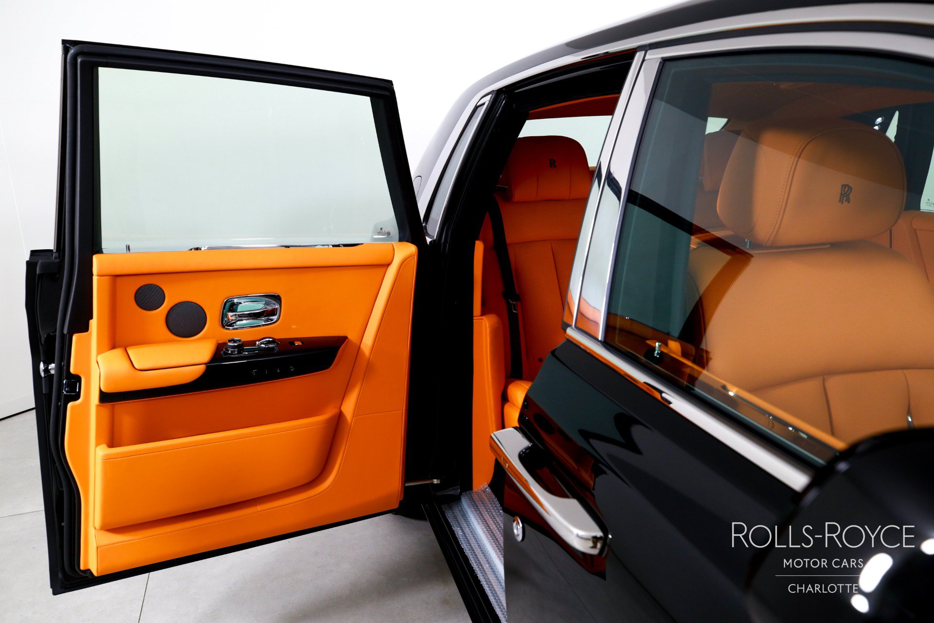 New 2027 Rolls-Royce Phantom Sedan RWD image 30