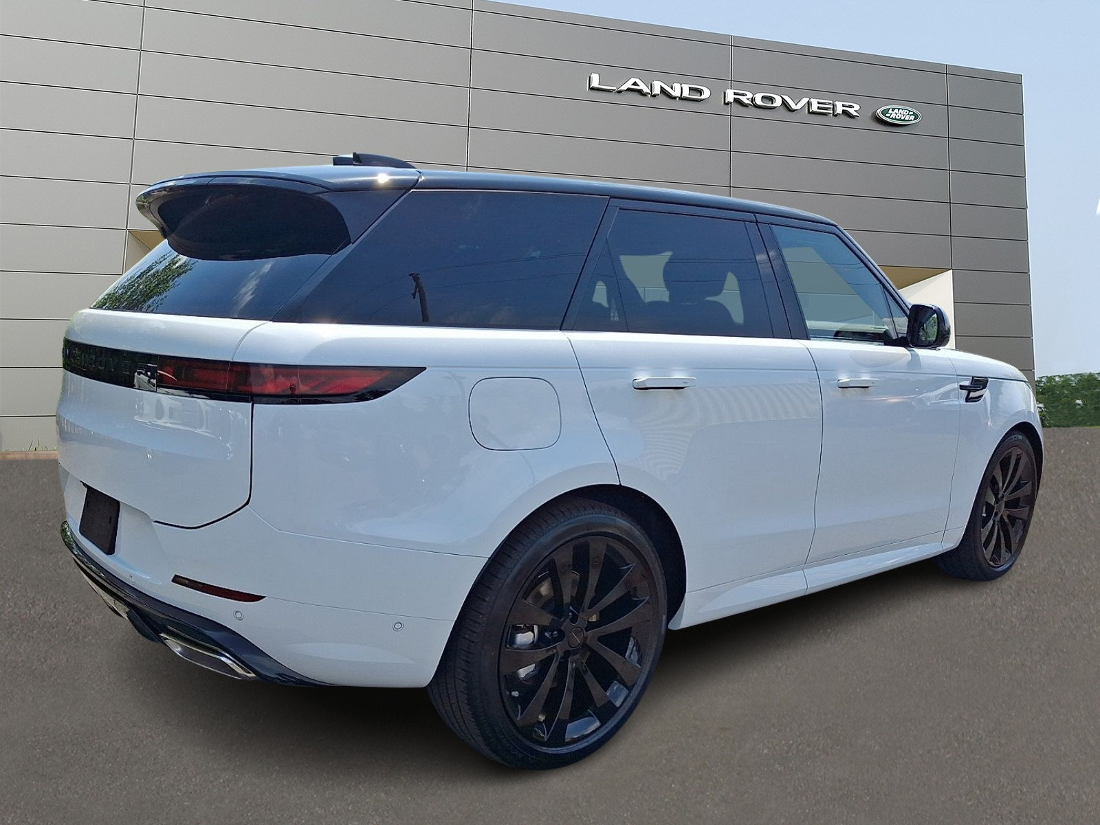 New 2026 Land Rover Range Rover Sport Dynamic SE AWD/4WD image 2