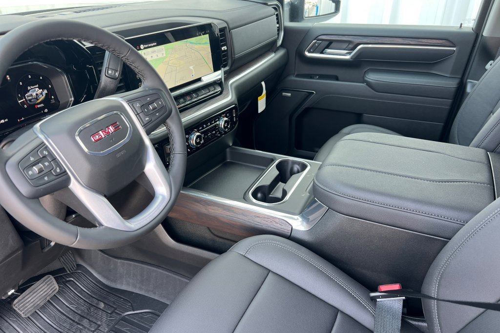 New 2026 GMC Sierra 2500 SLT image 7