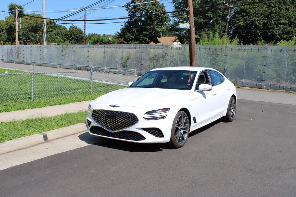 Used 2024 Genesis G70 2.5T image 3