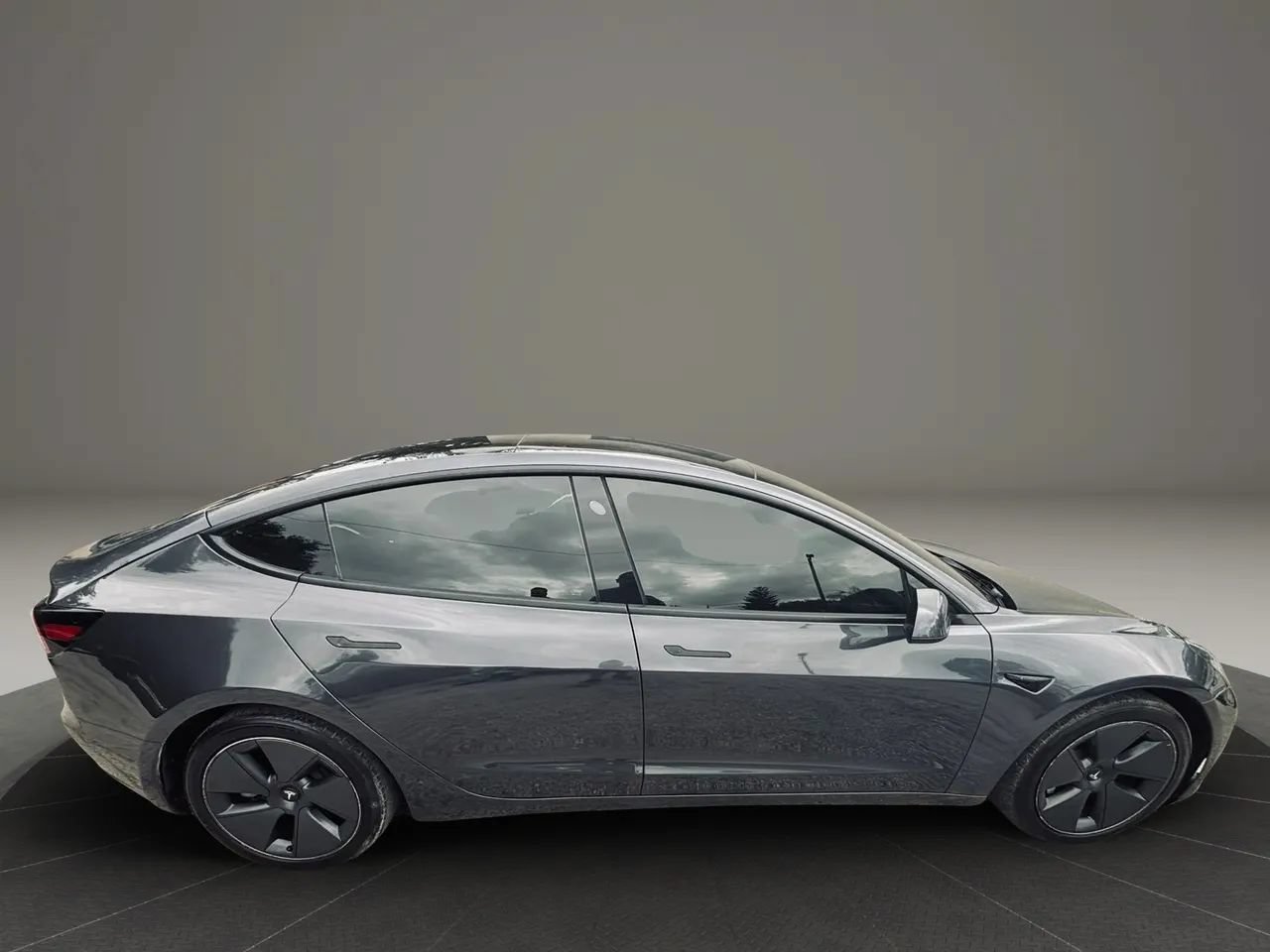 Used 2023 Tesla Model 3 Standard Range RWD image 6
