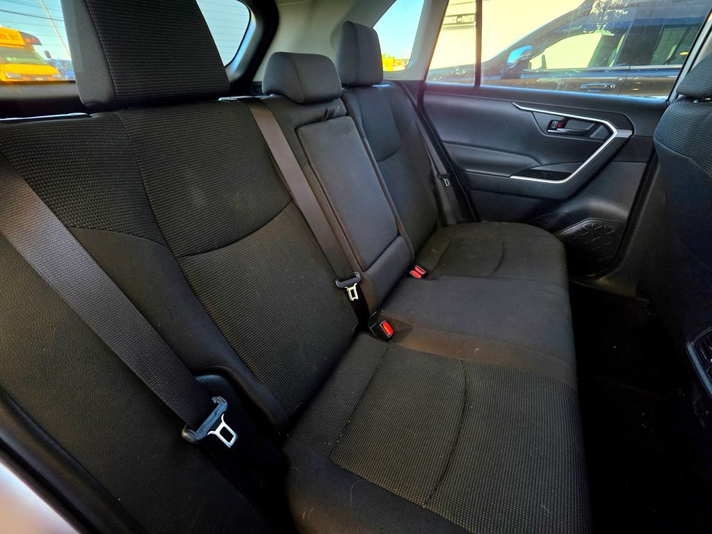 Used 2025 Toyota RAV4 LE AWD/4WD image 30
