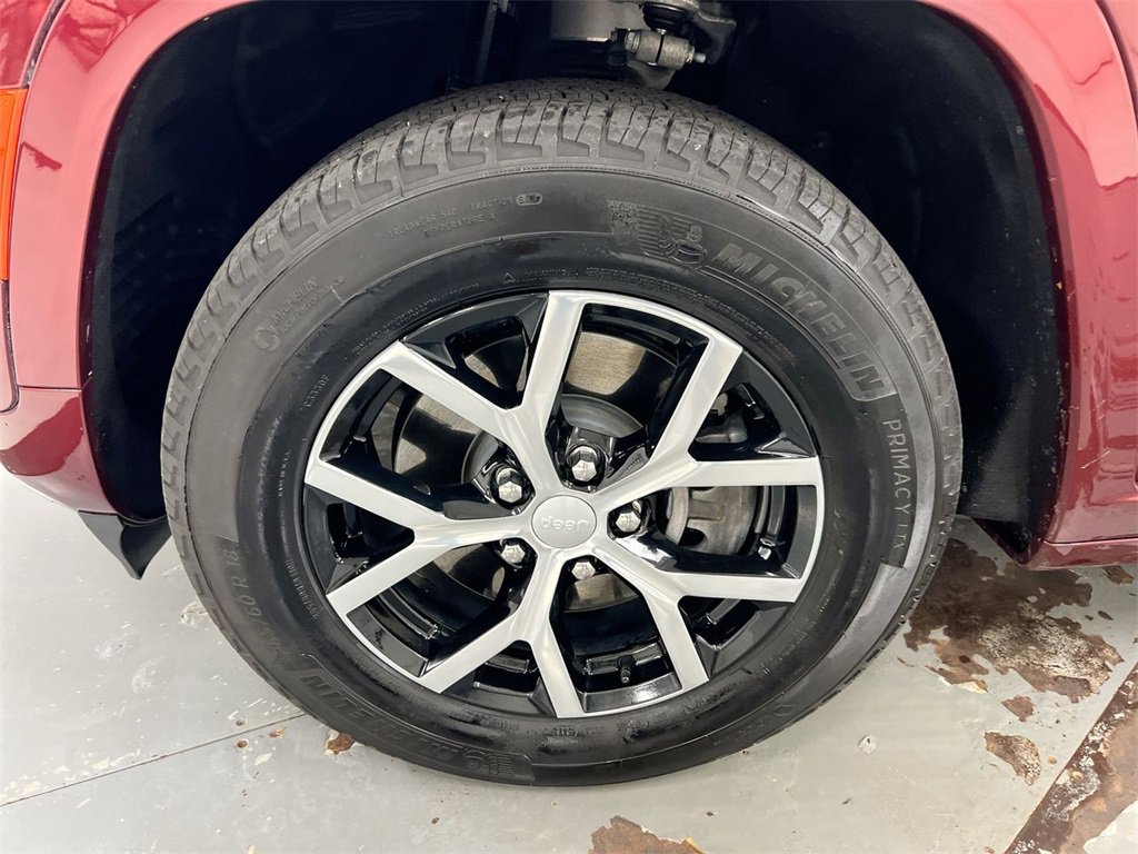 Used 2022 Jeep Grand Cherokee Overland w/ Advanced Protech Group III image 27