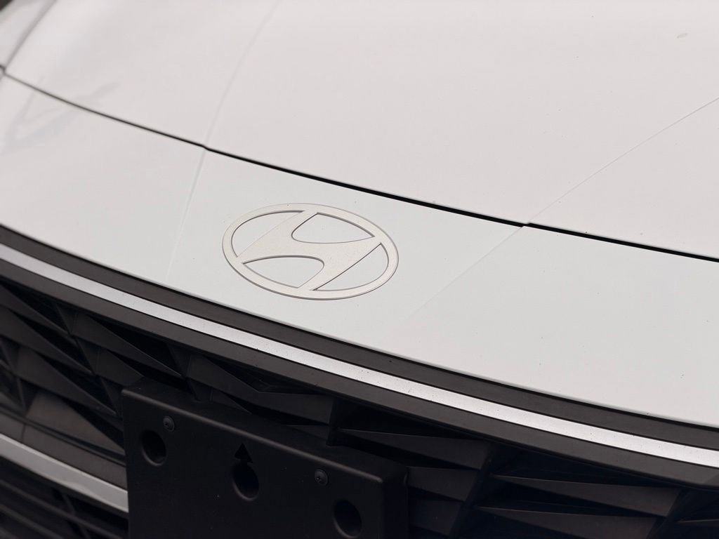 Used 2024 Hyundai Elantra SEL FWD image 11