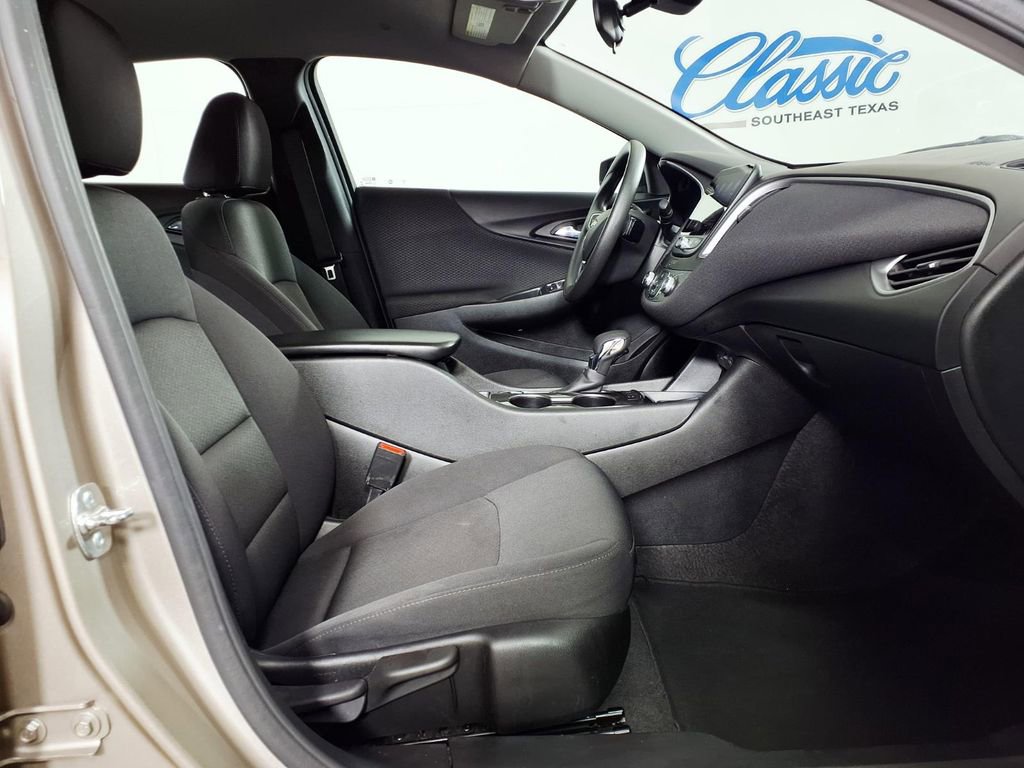 Used 2025 Chevrolet Malibu LS image 12