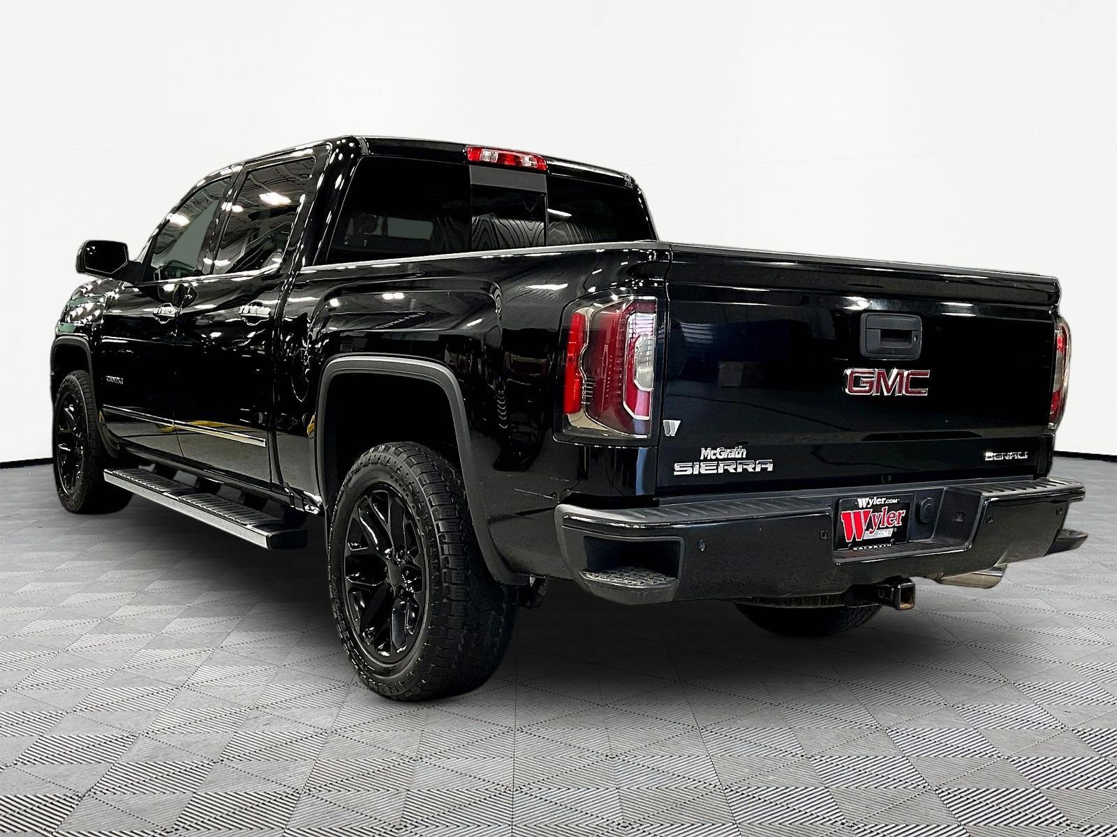 Used 2018 GMC Sierra 1500 Denali AWD/4WD image 4