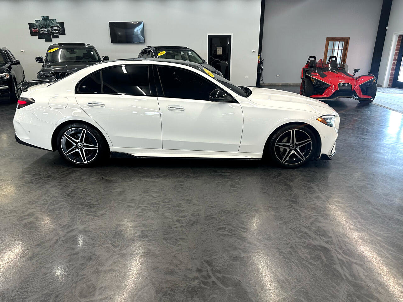 Used 2022 Mercedes-Benz C 300 4MATIC Sedan image 4