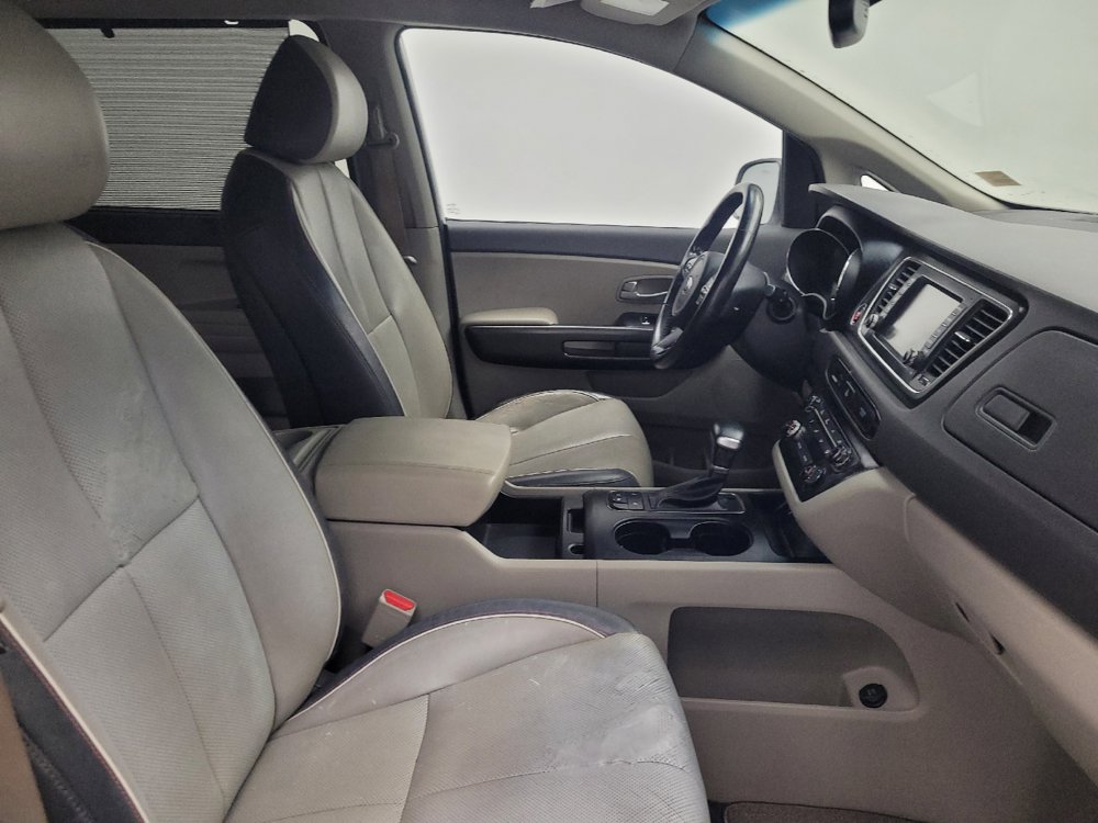 Used 2017 Kia Sedona LX w/ LX Essentials Premium Package FWD image 21