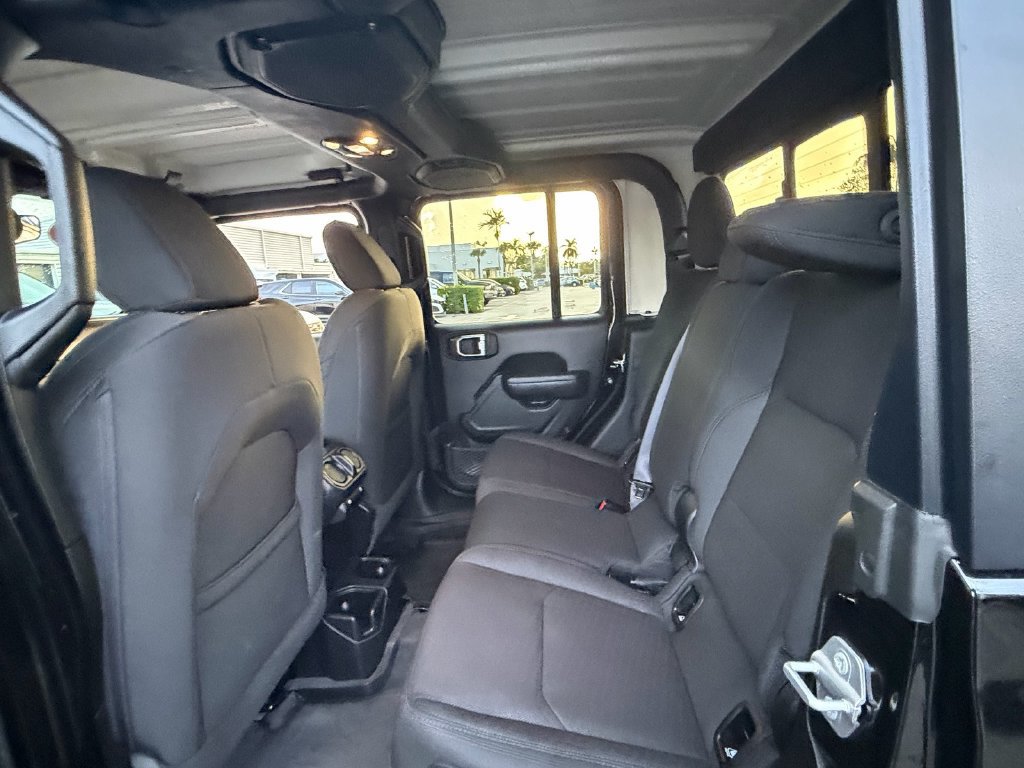 Used 2022 Jeep Gladiator Sport AWD/4WD image 14