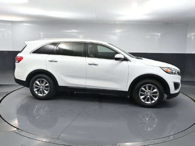 Used 2016 Kia Sorento LX FWD image 2