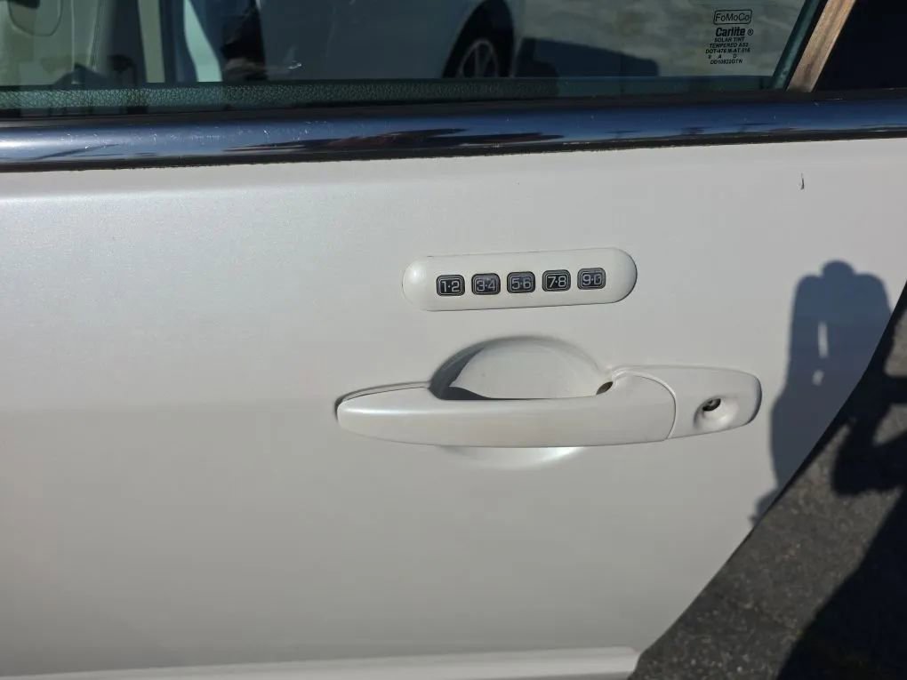 Used 2011 Ford Fusion Hybrid w/ 502A Rapid Spec Order Code FWD image 37