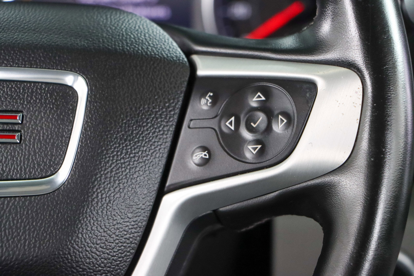 Used 2023 GMC Terrain SLT AWD/4WD image 14