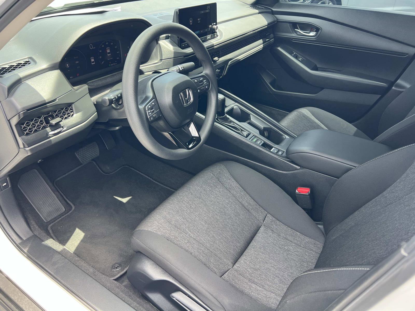 Certified 2025 Honda Accord LX image 5