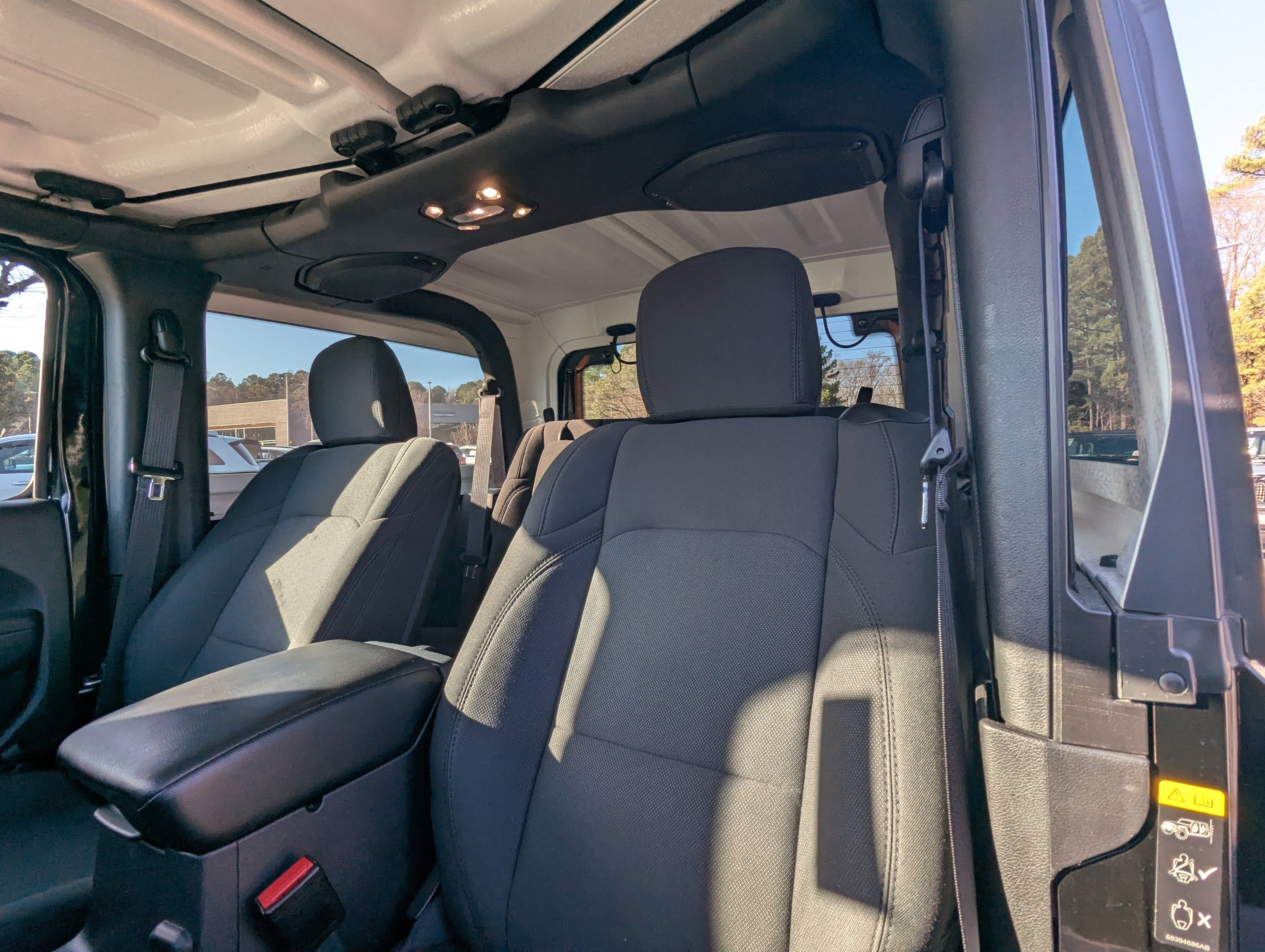 Used 2023 Jeep Wrangler Sport S image 9