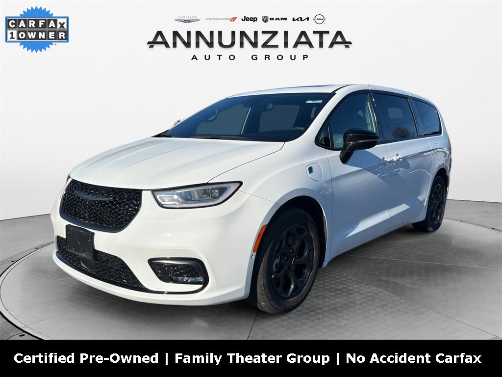 Used 2023 Chrysler Pacifica Limited w/ Uconnect Theater Family Group