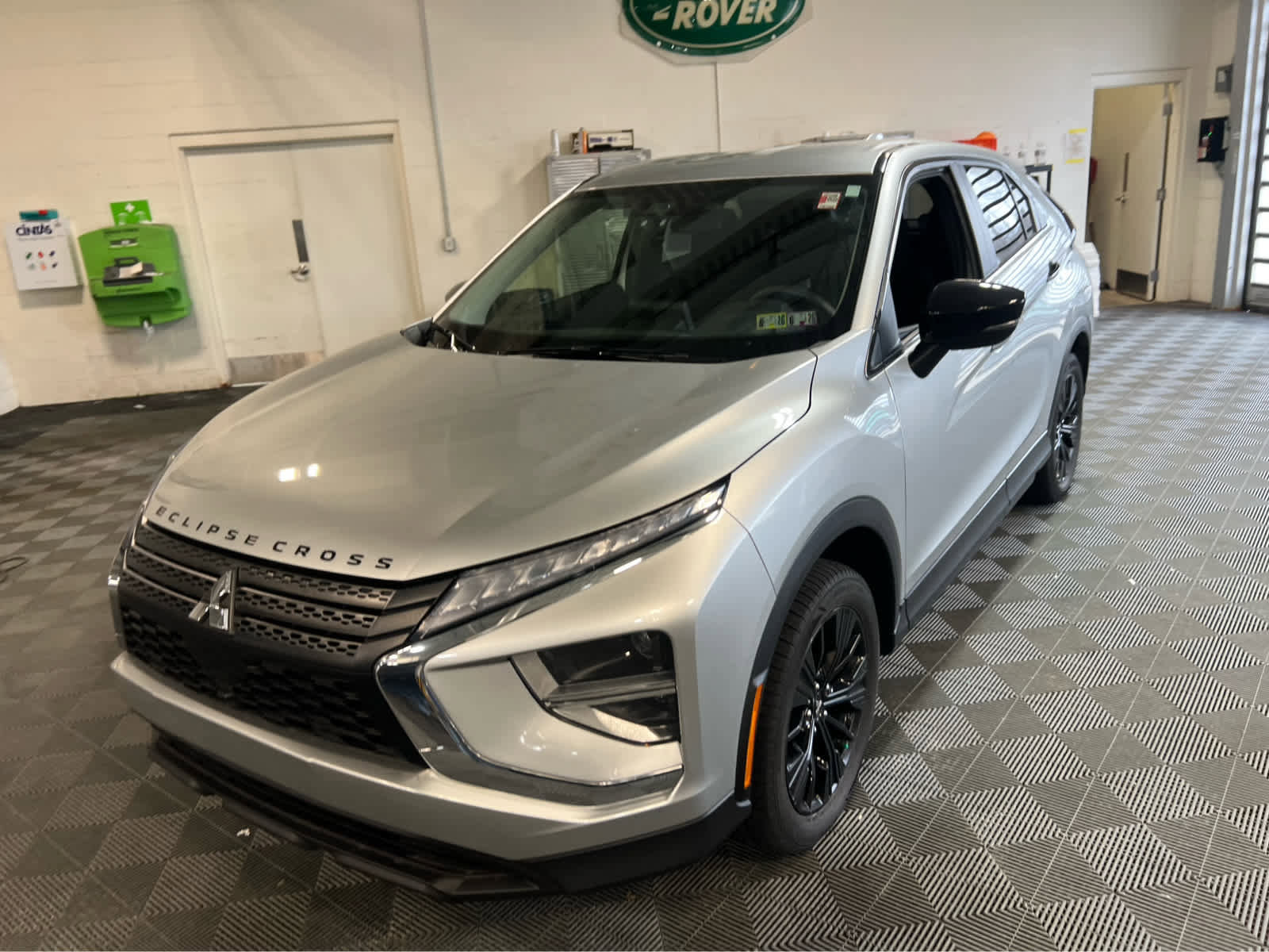 Used 2022 Mitsubishi Eclipse Cross LE image 3