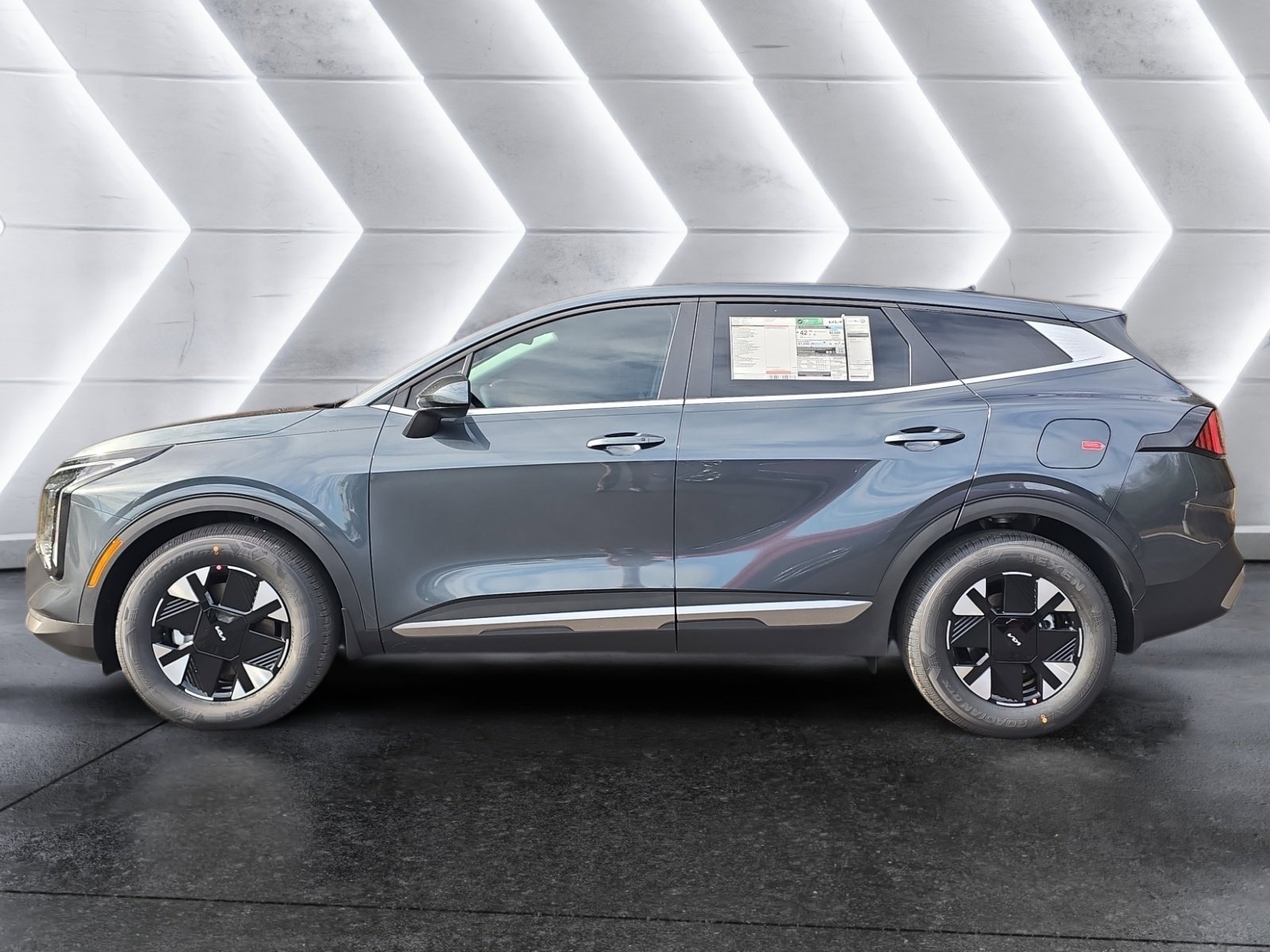 New 2026 Kia Sportage LX image 2
