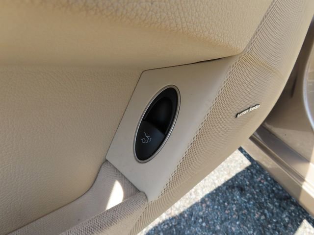 Used 2005 Mercedes-Benz E 320 Sedan image 16