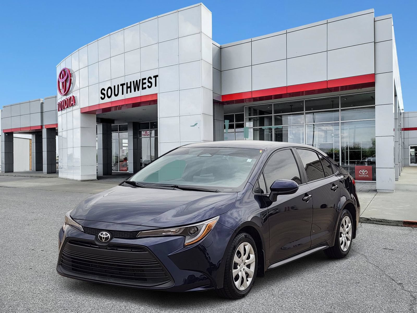 Used 2025 Toyota Corolla LE FWD image 2