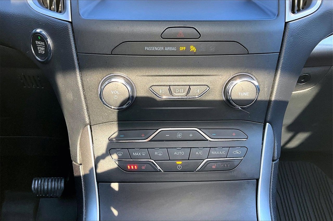 Used 2020 Ford Edge SEL w/ Convenience Package image 19