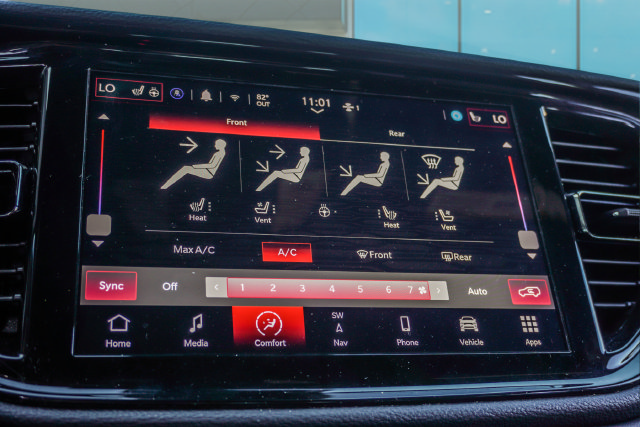Used 2024 Dodge Durango GT AWD/4WD image 14