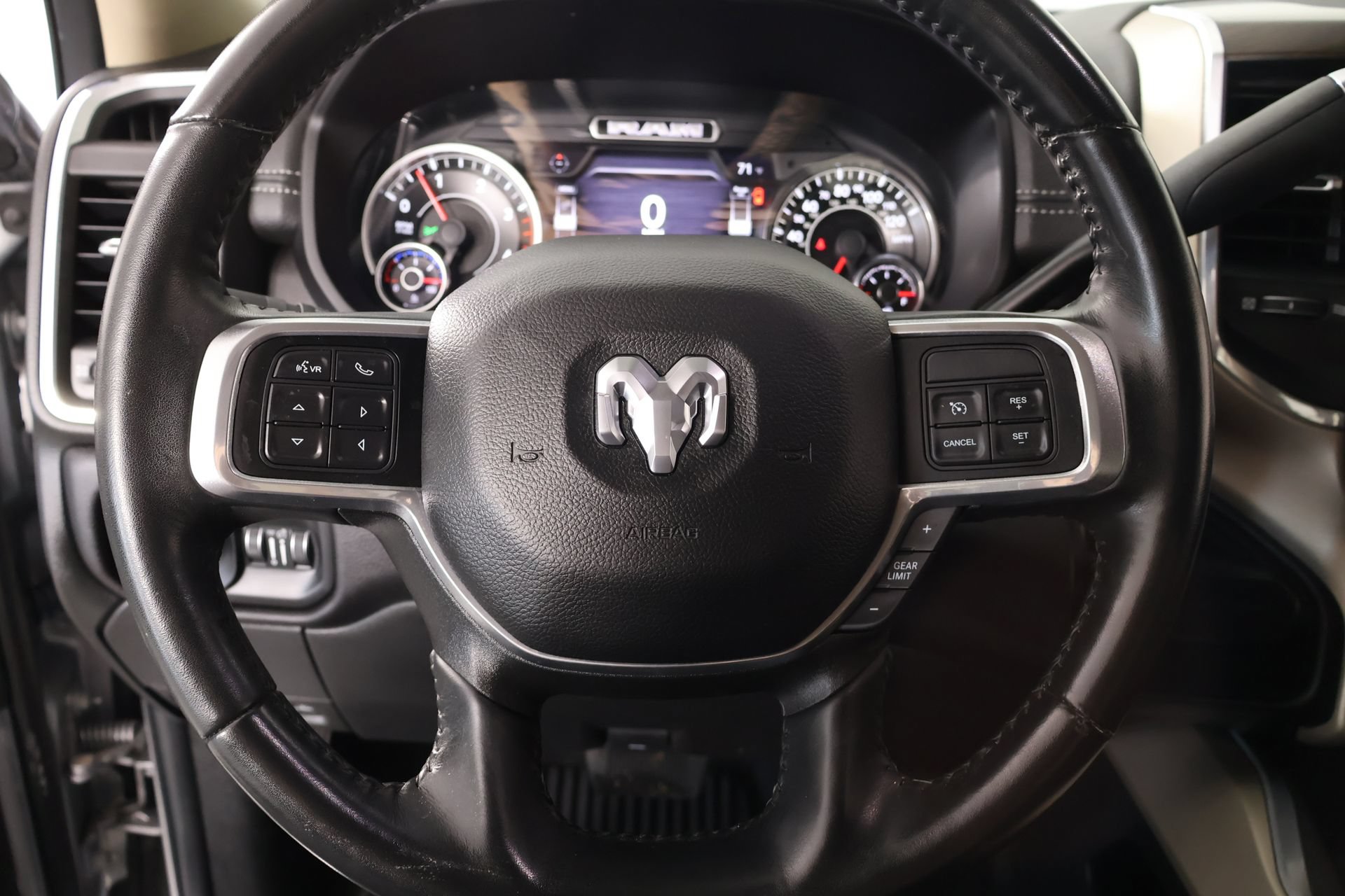 Used 2022 RAM 3500 Laramie AWD/4WD image 3