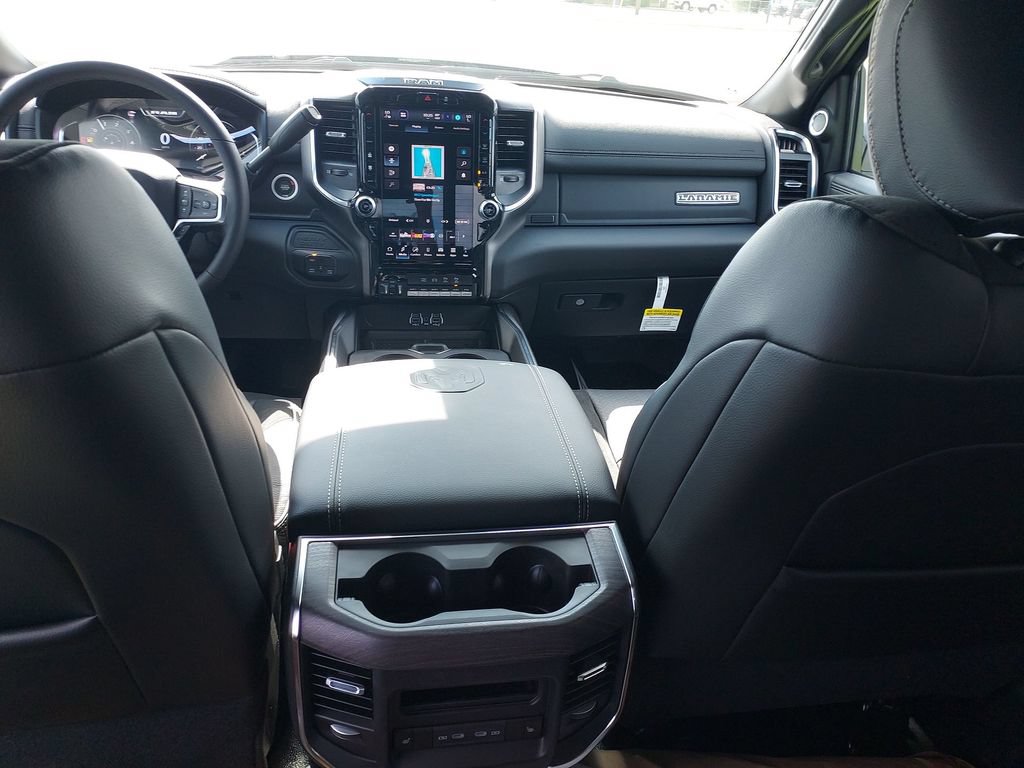 New 2026 RAM 4500 4x4 Crew Cab DRW w/ Laramie Trim Package image 10